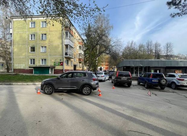 В Академгородке сбили 9-летнюю девочку на самокате