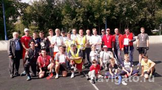 Участники турнира по флорболу