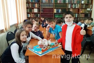 Книги и альбомы для библиотеки по ул. Золотодолинской, 25