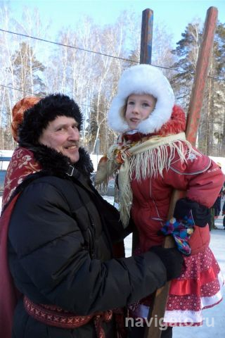 На потешных ходулях