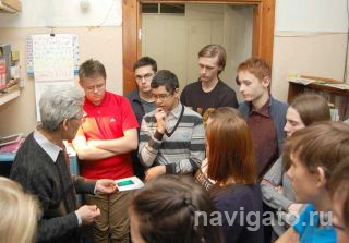 В лаборатории оптических информационных систем