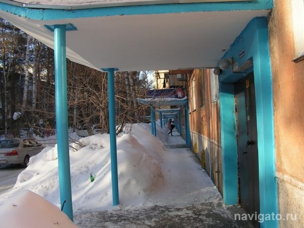 Чистить отмостки - себе дороже?