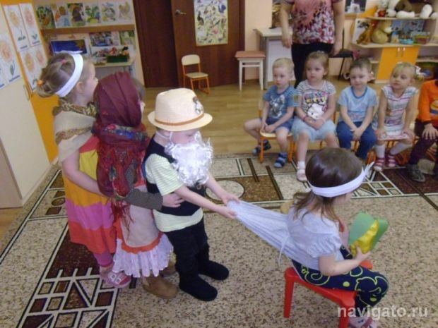 Малыши на сцене