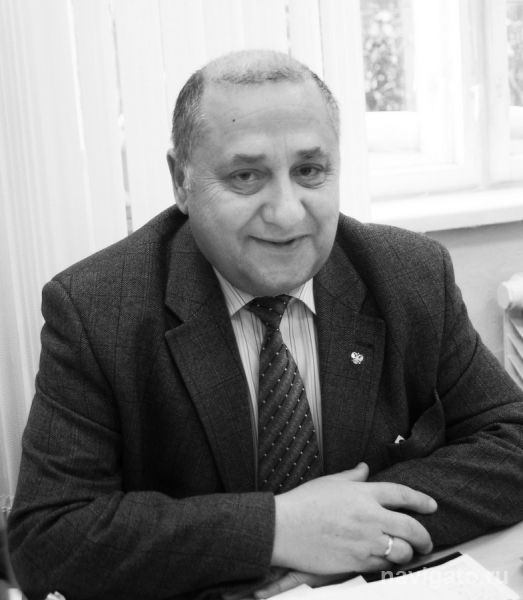Он служит Медицине