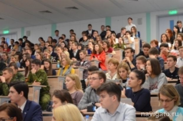 «Диалог на равных»: врио губернатора НСО ответил на вопросы студентов