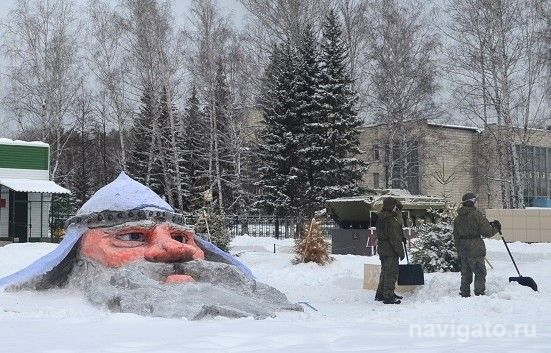 Аллея снежных скульптур