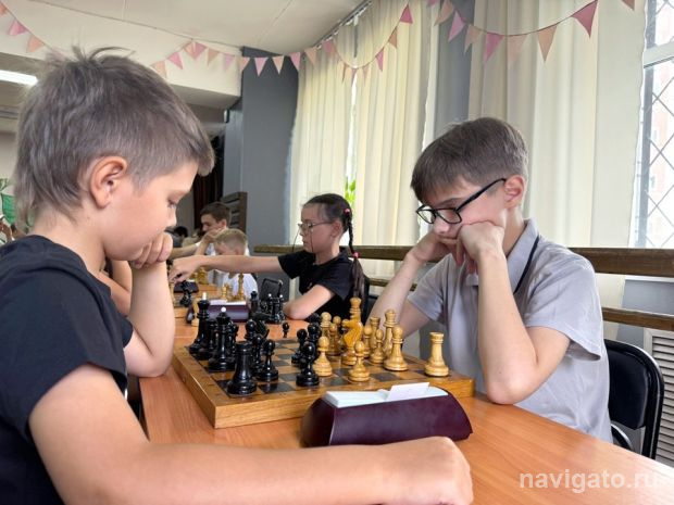 Здесь пешки становятся ферзями