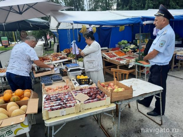 Изымают яблоки и груши