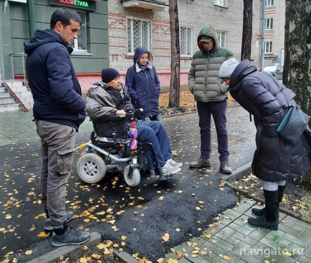 На главной улице Городка