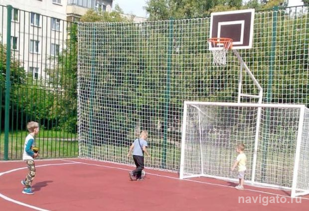 Новая спортплощадка на Шлюзе