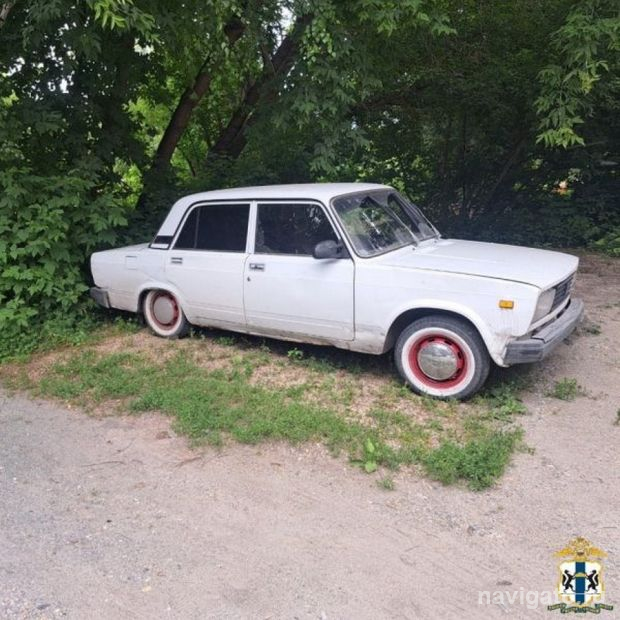 Пытались угнать автомобиль