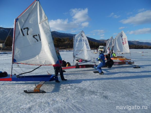 Под парусами