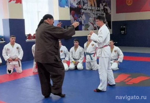 Сигал приехал в НВВКУ