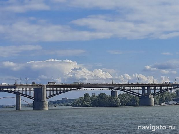 Сужение на Октябрьском мосту