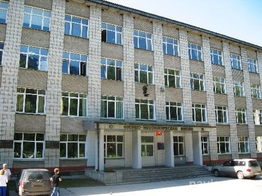 В сотне лучших школ России