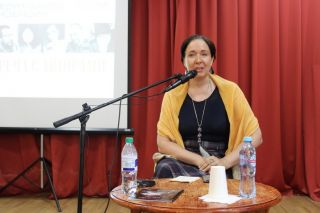 Д. Фиалковская