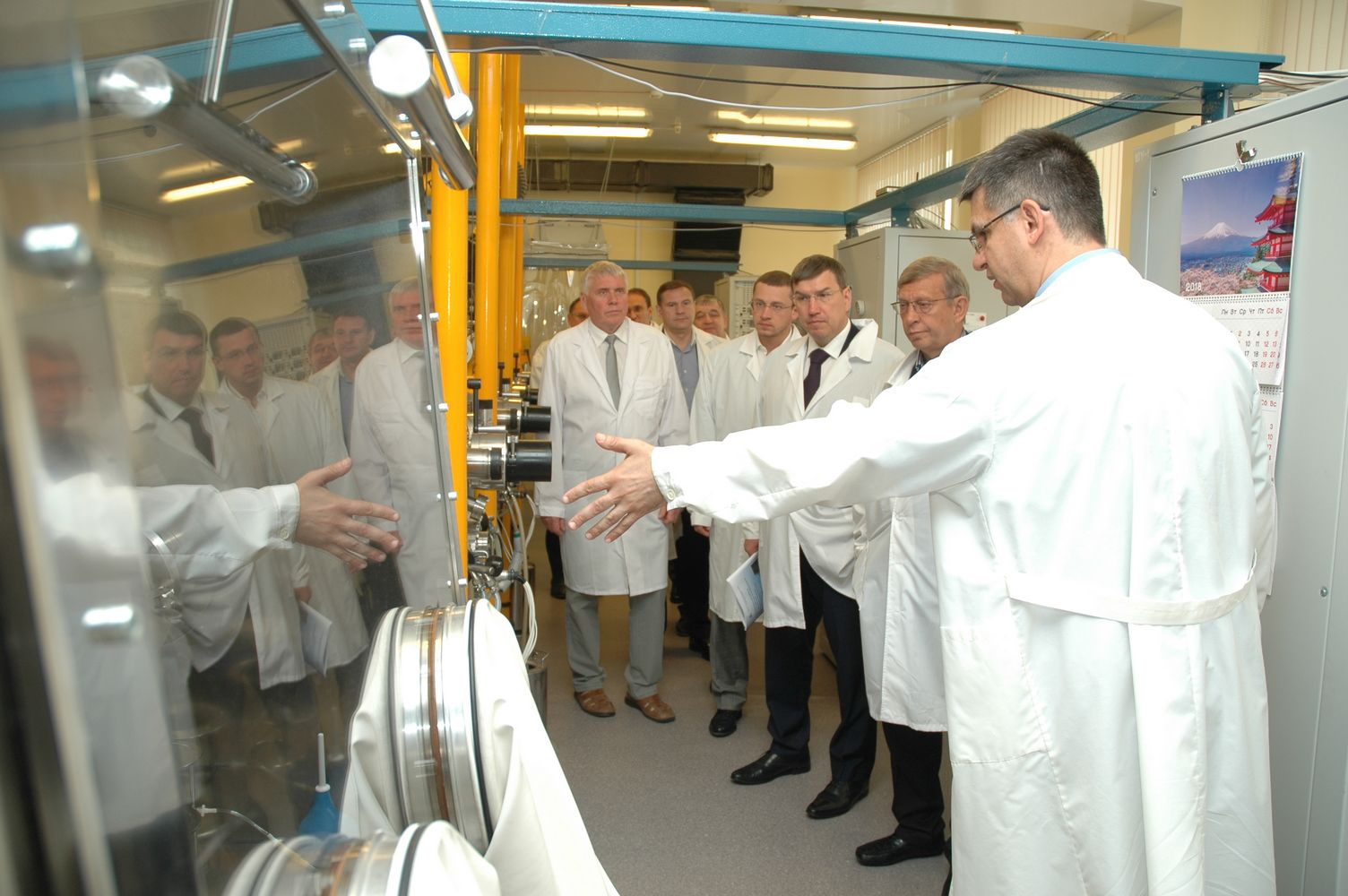 Институт физики полупроводников им. Ржанова. Ифп со ран новосибирск. Ингг со ран сотрудники. Институт ядерной физики академии наук узбекистан.