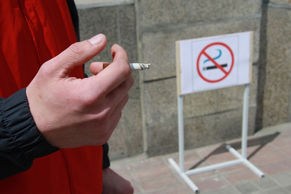 Штраф за курение в неположенных местах предлагается увеличить до 15 тыс руб