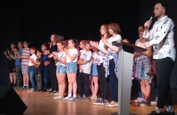 Девичий «Носочек» обыграл всех в Летней школе КВН