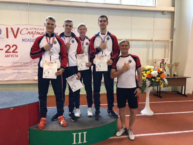 Выпускники Сибирского фехтовального клуба «Виктория» радуют победами