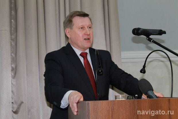 Мэр Анатолий Локоть поздравляет новосибирских ученых