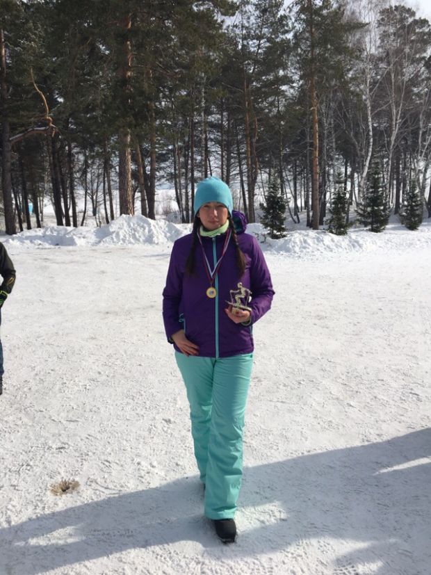 Пришли ради участия, а ушли с победой: Мария Горяинова обошла всех на «Лыжне ОбьГЭСа»