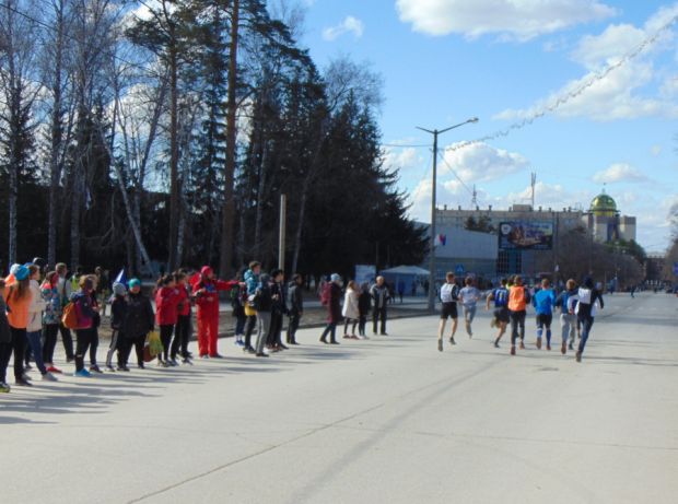 Команды НГУ и Института геологии и минералогии – сильнейшие в эстафете