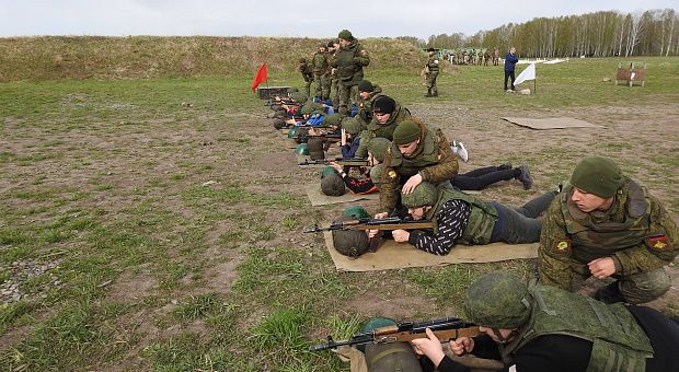 Готовимся к армии: учебные сборы школьников прошли в Советском районе