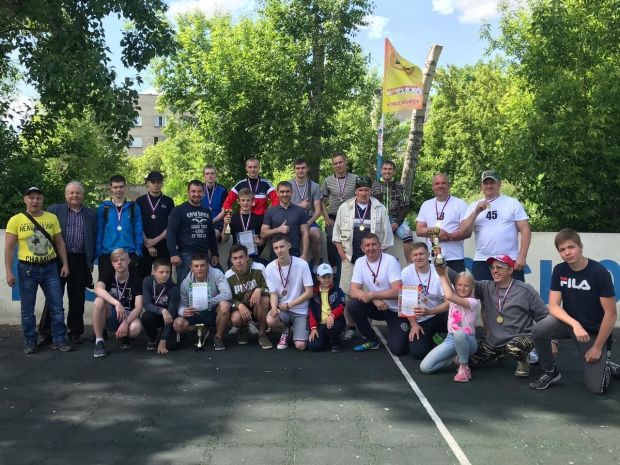 Тосовские команды сыграли в флорбол на ОбьГЭС