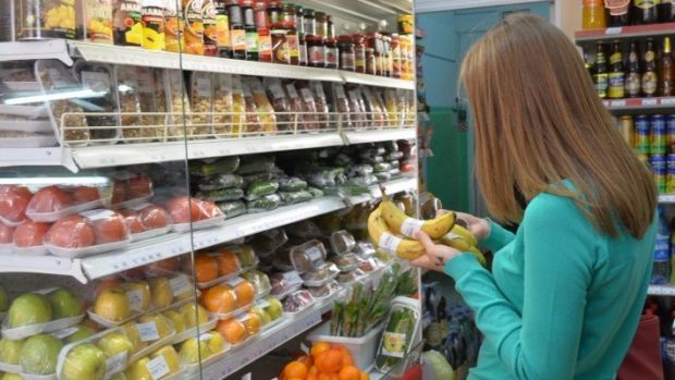 Крупные магазины готовы отдавать еду с истекающим сроком годности нуждающимся
