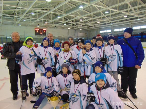 «Акулы» увезли кубок турнира памяти Виктора Генералова в Кузбасс