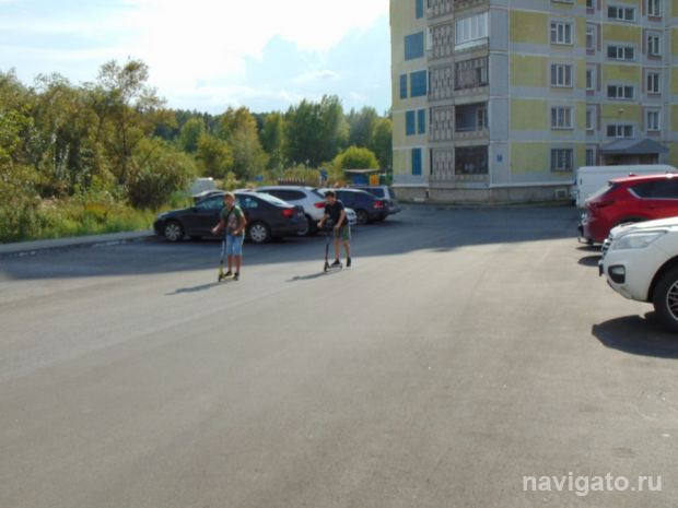 Во дворе в Нижней Ельцовке сбили ребёнка на самокате