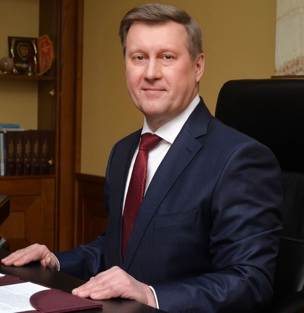 Анатолий Локоть расскажет о готовности школ к Дню знаний