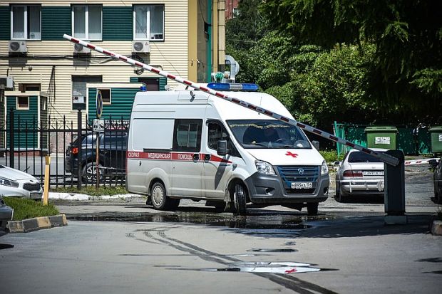 ЧП в НГУ: строитель упал с высоты 8 метров