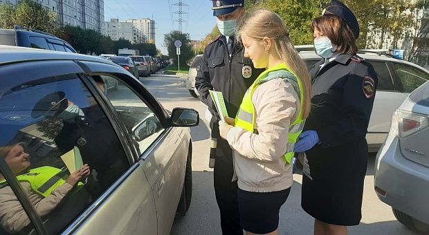 Школьники из Советского района написали письма водителям