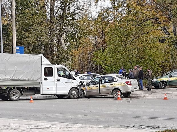 ДТП со смертельным исходом произошло на проспекте Академика Лаврентьева