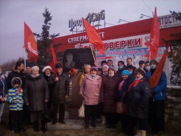 В Советском районе появился стенд памяти героев войны