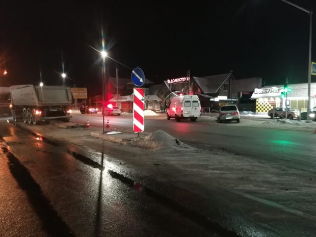 Водитель Тойоты погиб в ночном столкновении с КамАЗом