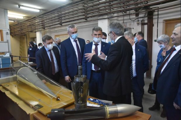 О реализации проектов «стомиллионников» рассказали губернатору и главе РАН