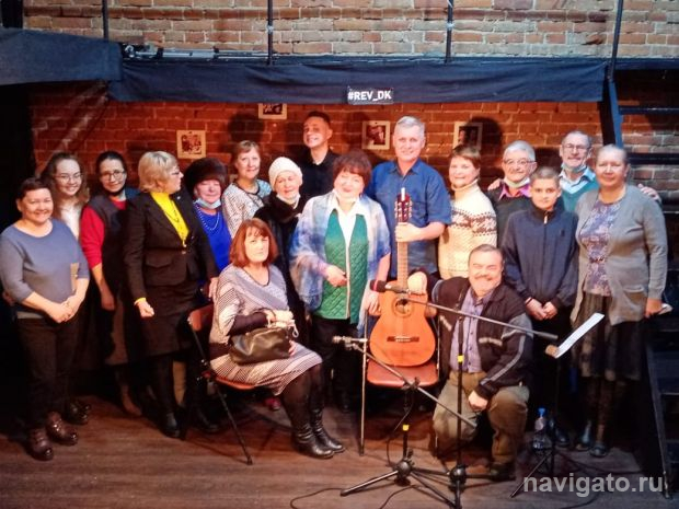 Руководитель знаменитого клуба «Свечи» дал концерт в Новосибирске