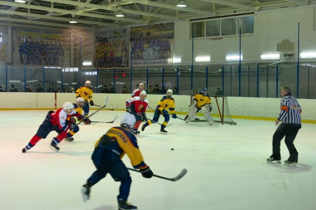 Курсанты НВВКУ и воспитанники «Энергии» боролись за Кубок дружбы