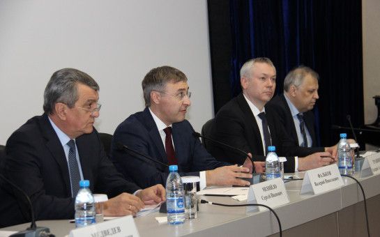 Валерий Фальков и Андрей Травников встретились с учеными в Академгородке