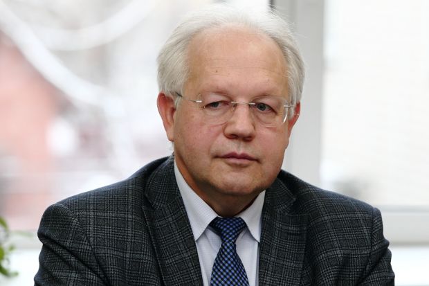 Руководитель департамента промышленности Александр Люлько уволился из мэрии