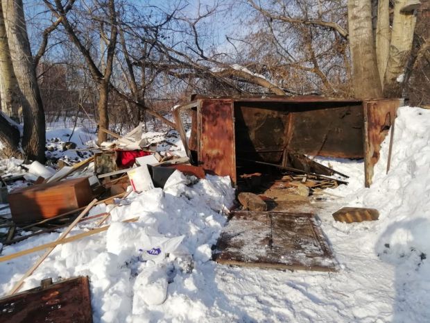 В Советском районе мужчину придавило рухнувшей крышей гаража