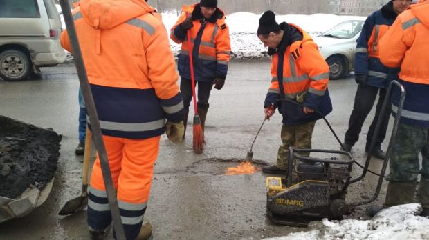 В Советском районе начался весенний ремонт дорог