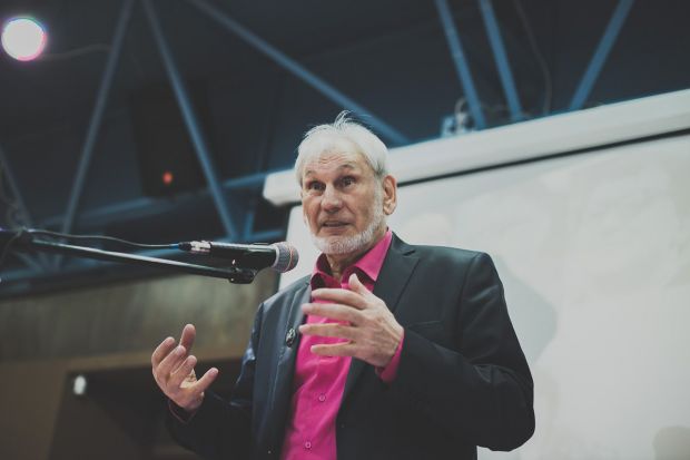 Писатель Геннадий Прашкевич получил золотую «Медаль братьев Стругацких»