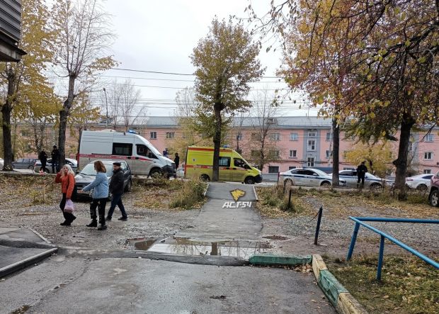 В Дзержинском районе машина скорой помощи сбила девочку