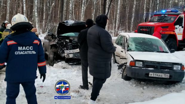 На улице Пирогова столкнулись две иномарки
