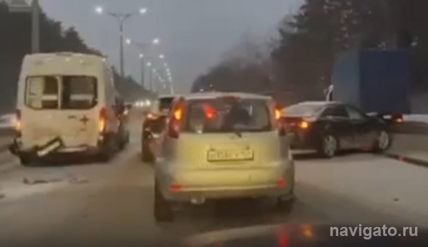 Машина скорой помощи попала в ДТП в Советском районе