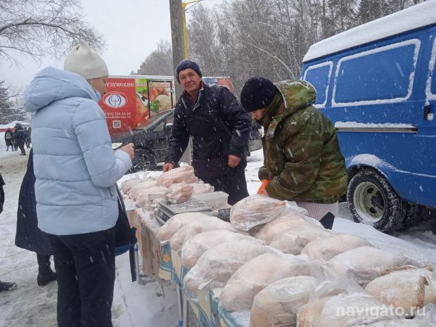Сельчане привезли свою продукцию на ярмарку в Академгородок